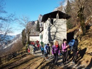 Ritorno al Monte San Martino e Corna di Medale il 25 aprile 2012- FOTOGALLERY